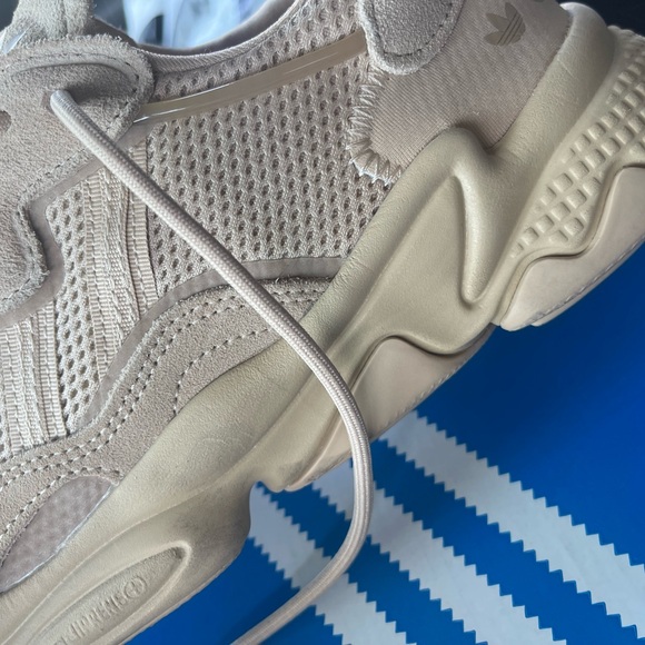 Adidas - Picture 2 of 9